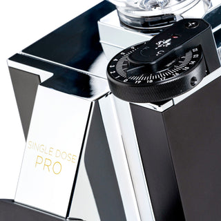 Close-up of the dosing dial on the Eureka Oro Mignon Single Dose Pro coffee grinder.